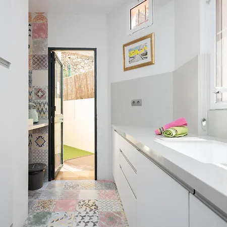 Apartment C66 Lovely 2 Bdr With Terrace Close To The Malaga