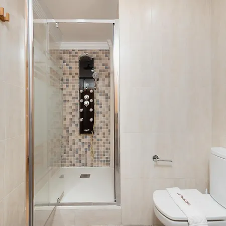 Apartment C66 Lovely 2 Bdr With Terrace Close To The