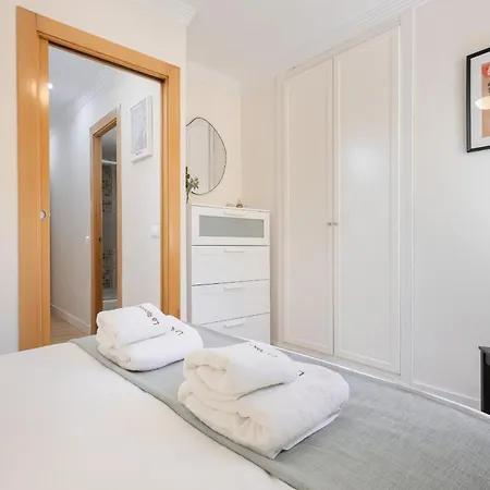 Apartment C66 Lovely 2 Bdr With Terrace Close To The Malaga